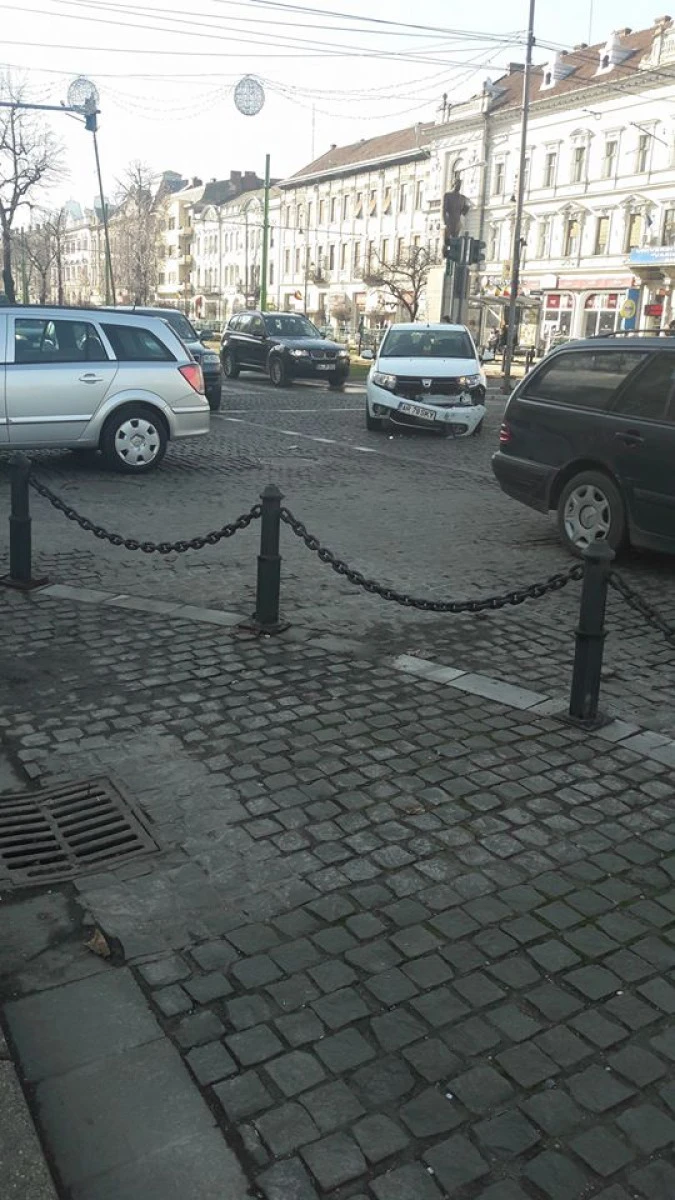 Accident în faţa Primăriei Arad
