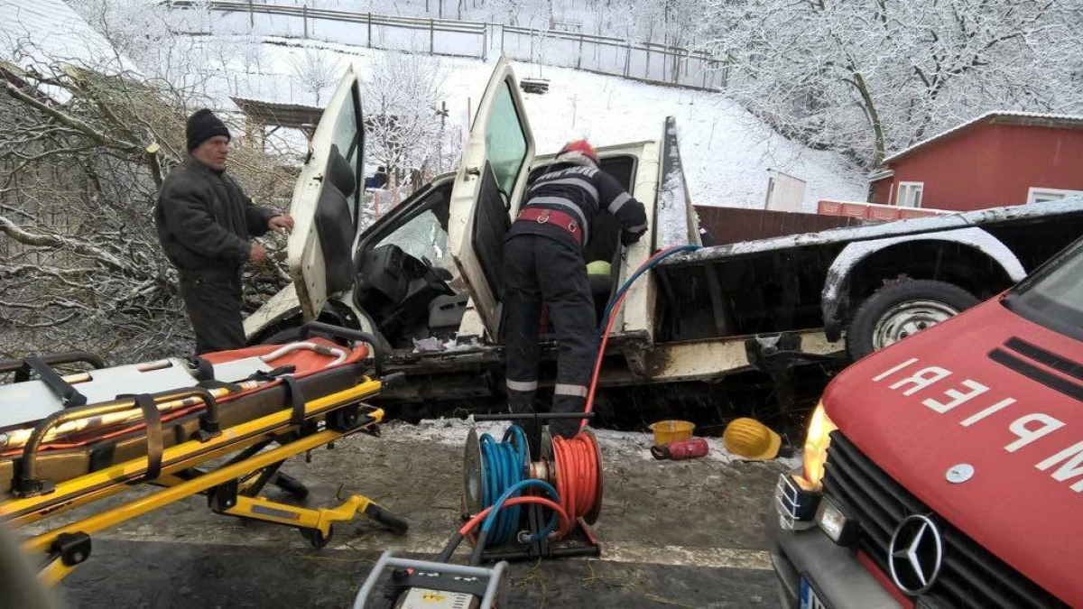Accident în localitatea Odvos. Două victime încarcerate