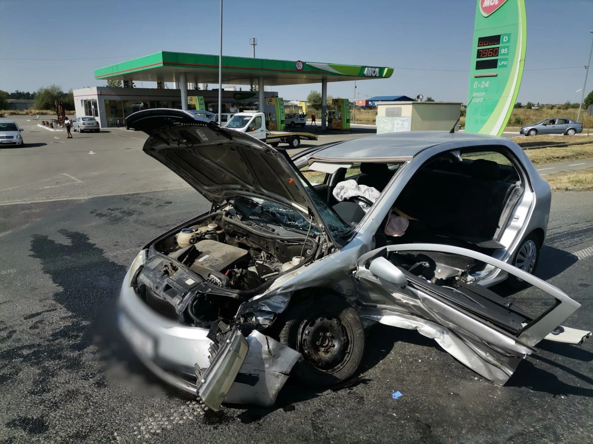 Accident în Vladimirescu. Două persoane au ajuns în spital