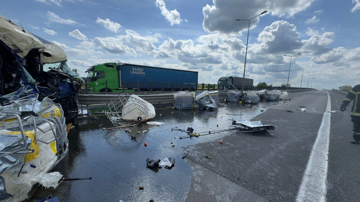 Accident între două autotrenuri pe autostrada A1, în Arad