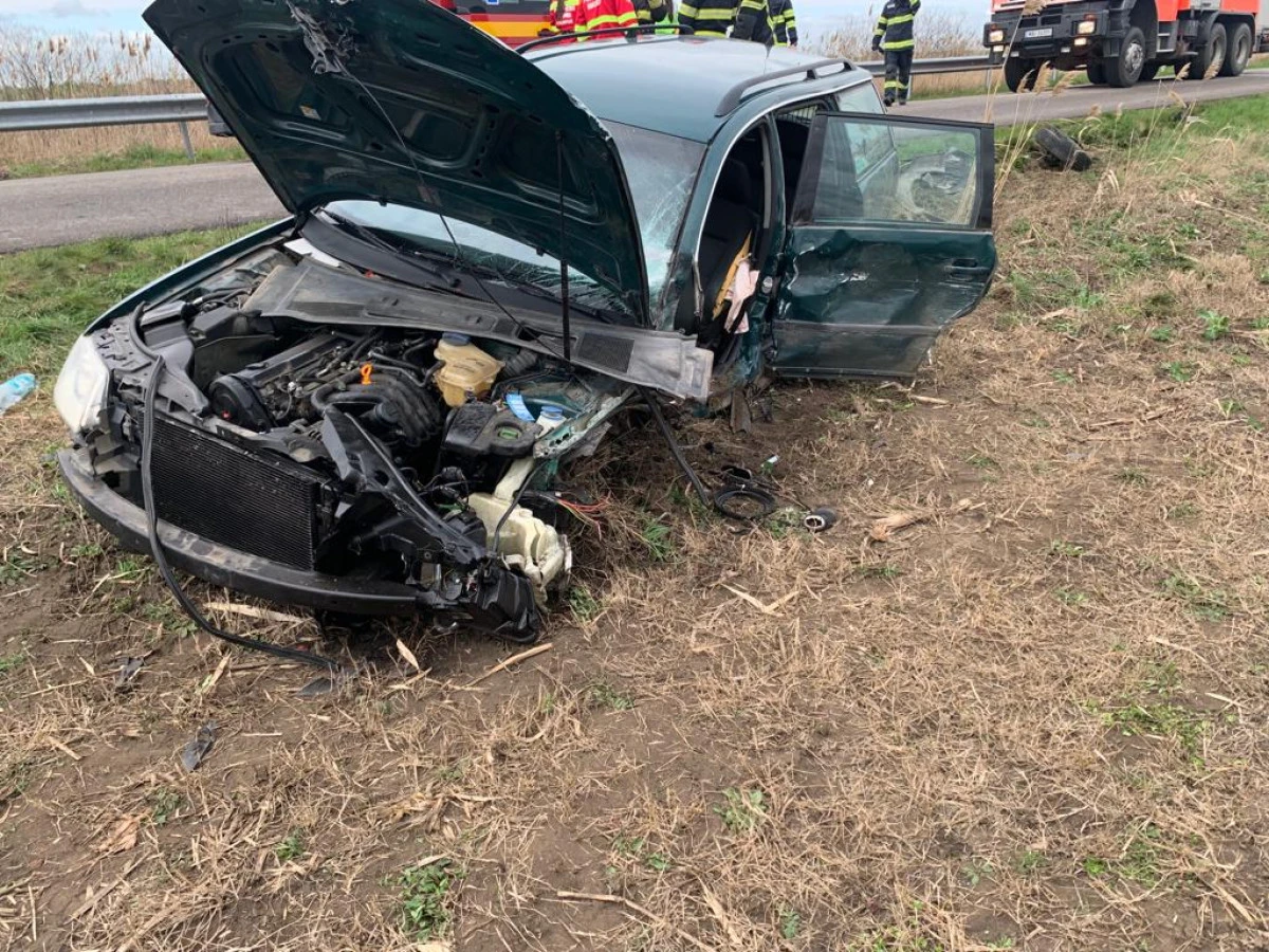 Accident între Iratoșu și Variașu Mic. Șase persoane au ajuns la spital