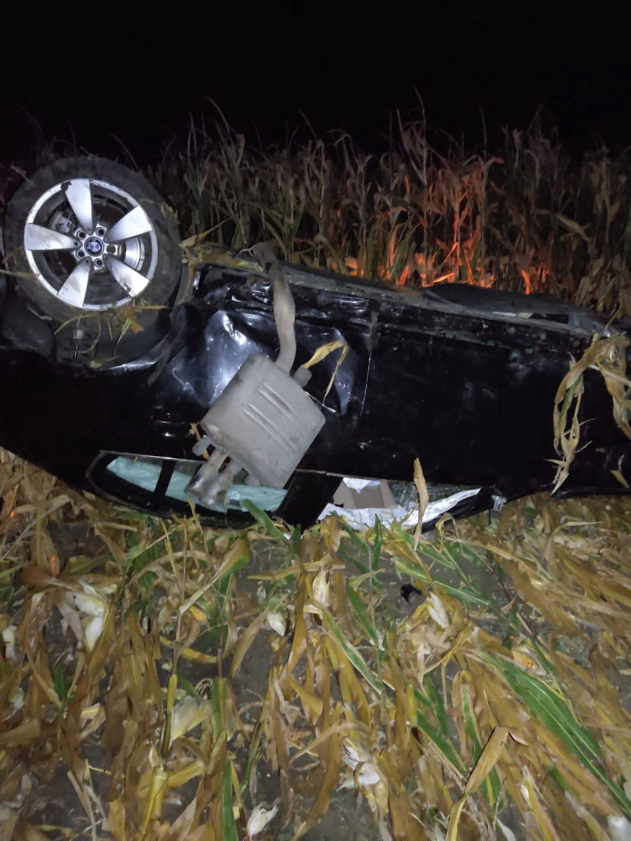 Accident mortal la Grăniceri. Un tânăr de 35 de ani s-a răsturnat cu mașina în lanul de porumb