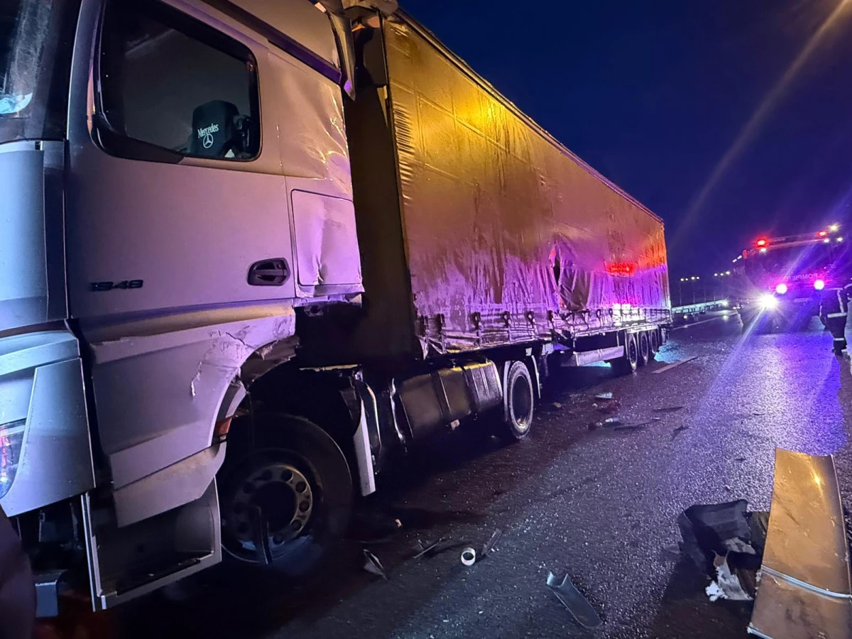 Accident pe A1, între Zădăreni și Aeroport: autotren intrat în parapet. O persoană a fost rănită