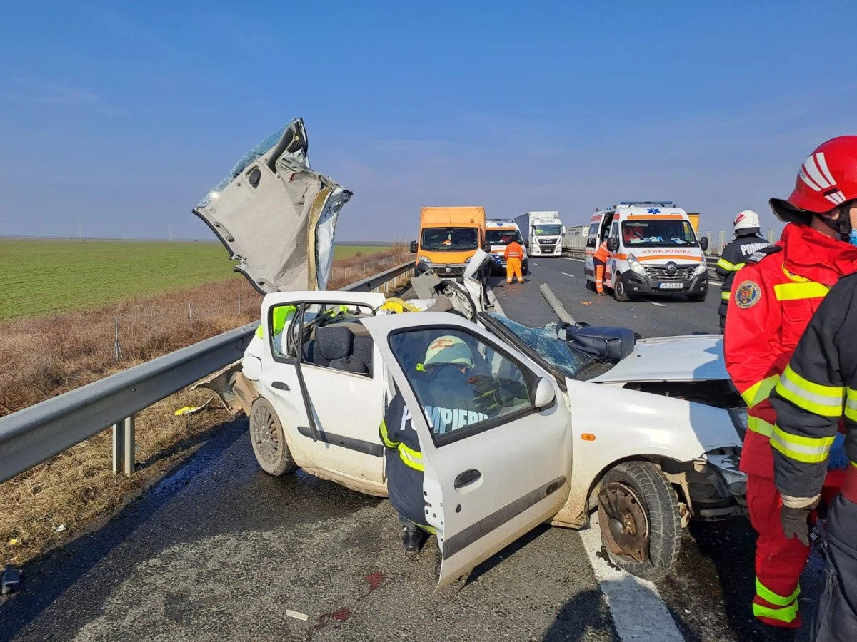 Accident pe autostrada Arad-Timișoara. Un șofer a decedat spulberat de TIR