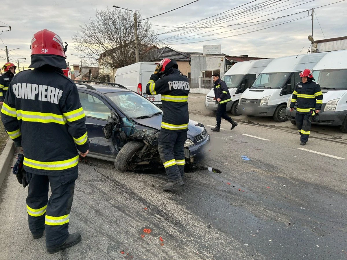 Accident pe Calea Radnei. Trei persoane au ajuns la spital