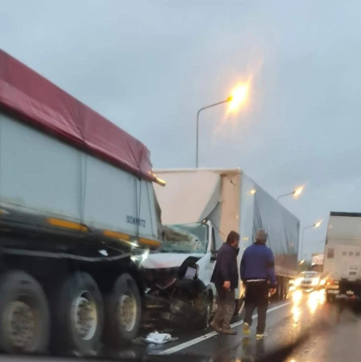 Accident pe Centură, în care au fost implicate trei autoutilitare, provocat de un ucrainean