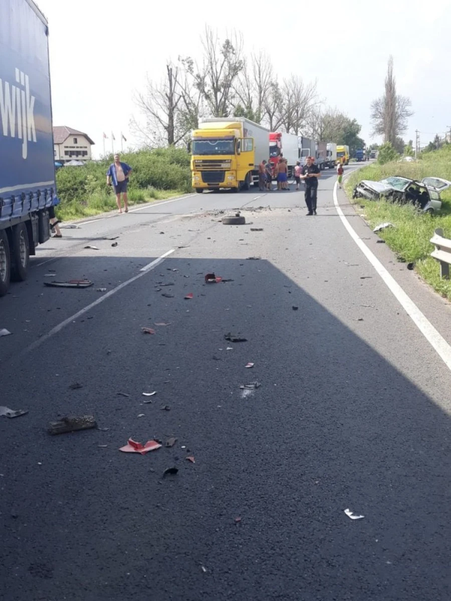 Accident pe drumul Arad-Oradea. Un bărbat a fost rănit grav