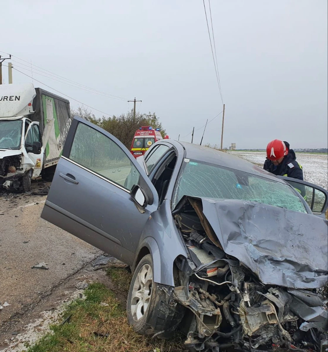 Accident pe drumul Arad-Timișoara. Două persoane au ajuns la spital