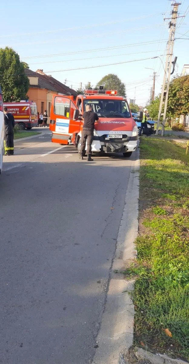 Accident pe strada Voievod Moga, din Arad. Un bărbat a ajuns în spital