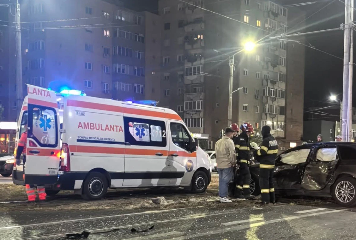 Accident rutier între un tramvai și un autoturism, în zona UTA