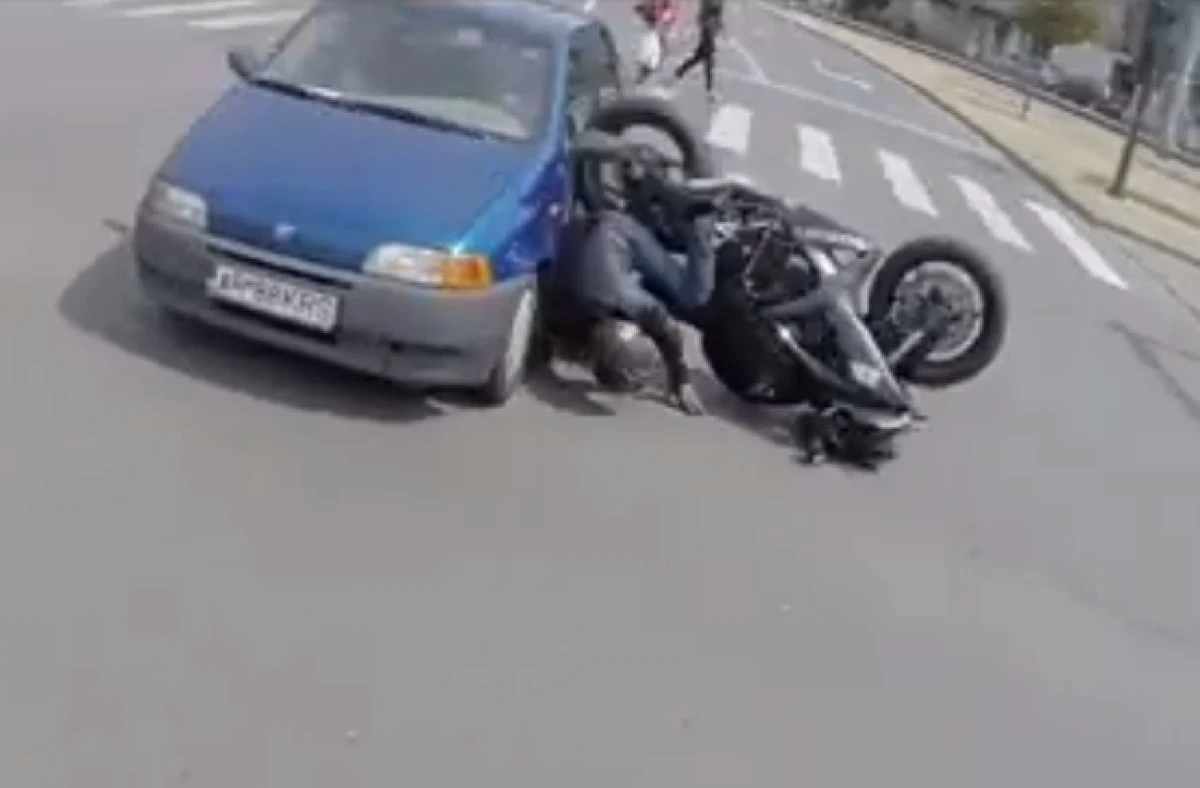 ACCIDENT SPECTACULOS CU UN MOTOCICLIST IN ARAD (VEZI VIDEO)