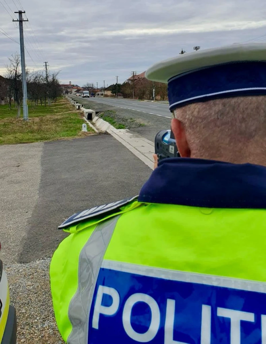 Acțiune a poliției rutiere pe drumul Arad-Șiria-Pâncota. În doar trei ore, s-au dat zeci de sancțiuni