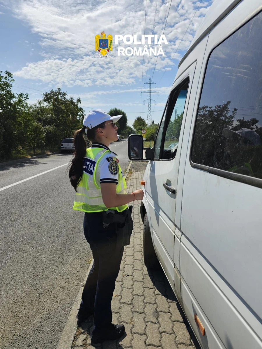 Acțiune a polițiștilor rutieri și R.A.R. în Arad: zeci de sancțiuni și certificate de înmatriculare reținute