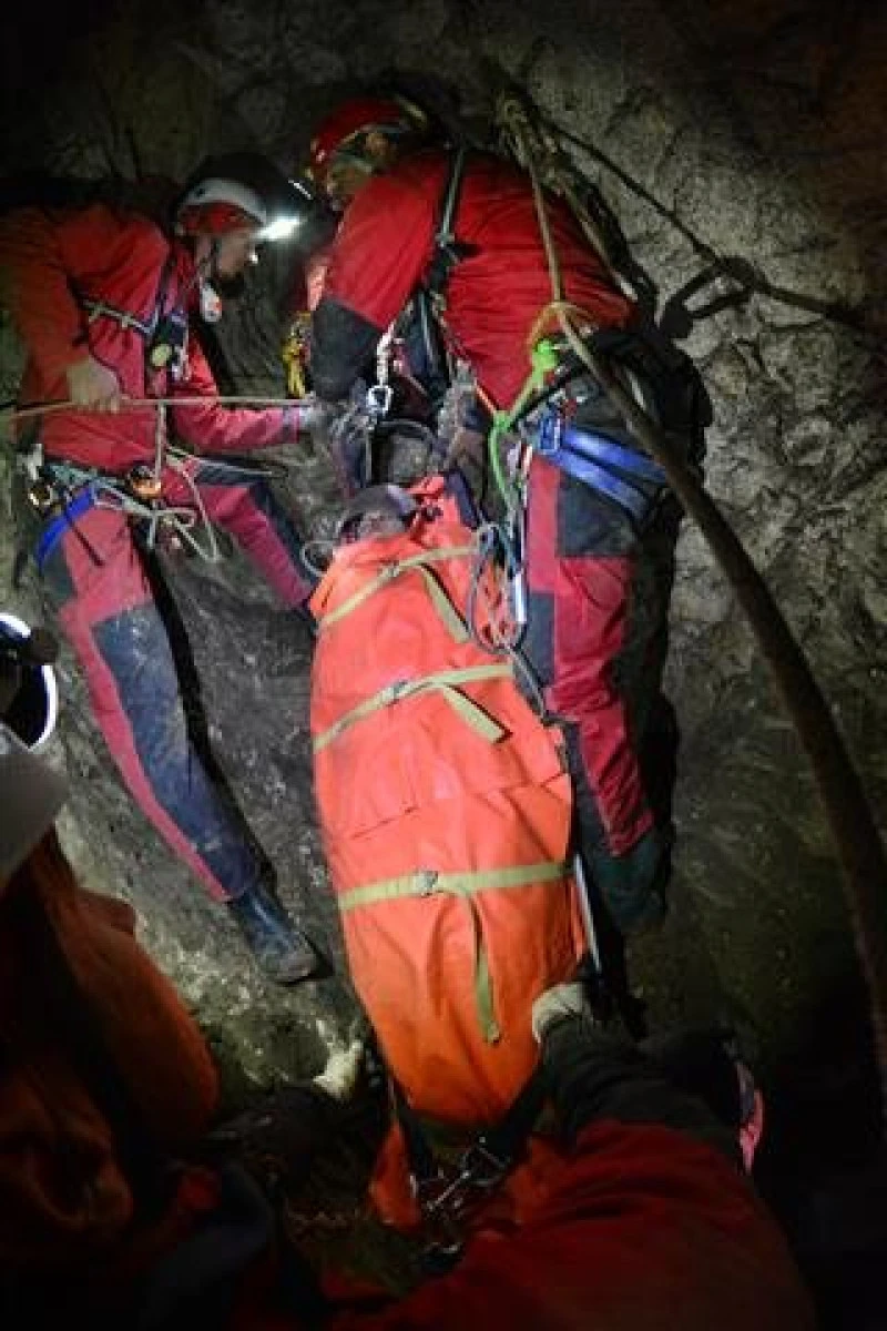 Acţiune complexă de salvare în Peştera Câmpeneasca