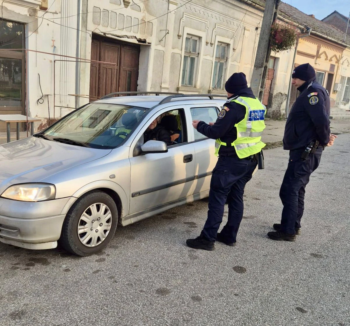 Acțiune de amploare a polițiștilor, în zona Gurahonţ