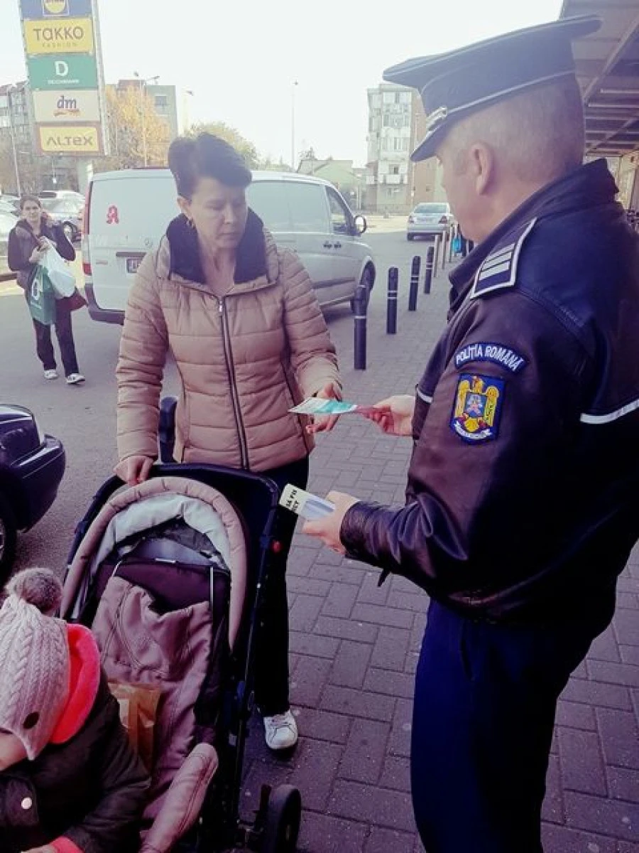 Acțiune de informare a arădenilor, în cadrul campaniei „Alege să fii corect”