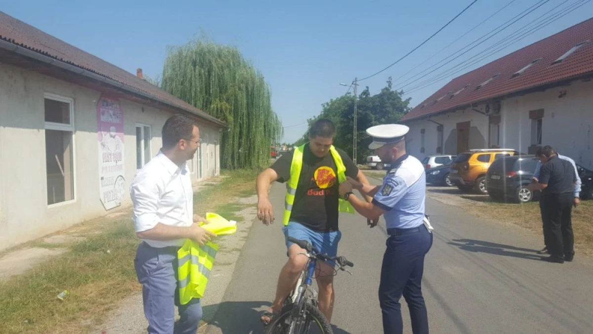 Acțiune de informare a bicicliștilor, la Sântana