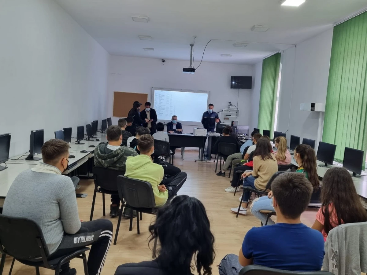 Acțiuni de prevenție în liceul din Vinga