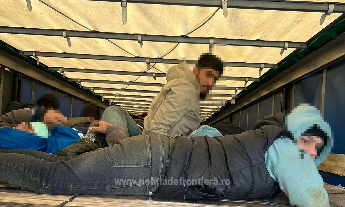 Acțiuni intense la granița cu Ungaria. 80 de străini au fost depistați ascunși în mijloace de transport