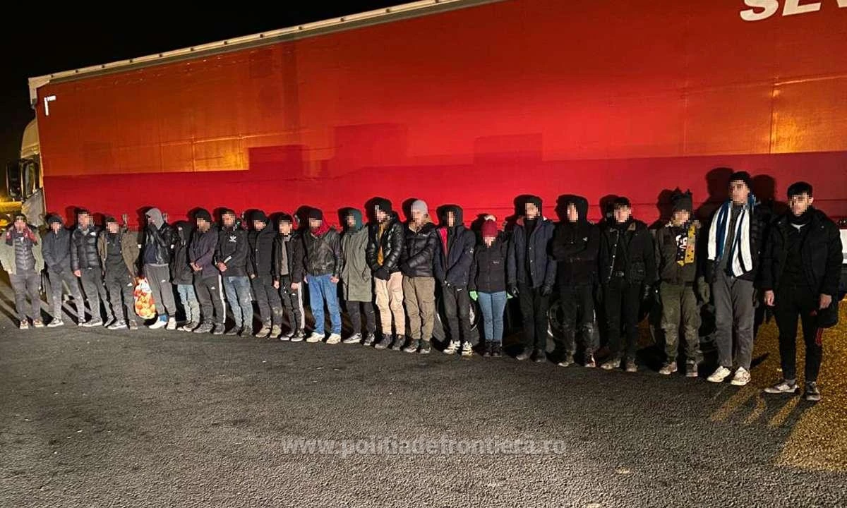 Acțiuni intense la Nădlac II, în weekend: 106 cetăţeni străini depistați ascunși, în patru mijloace de transport