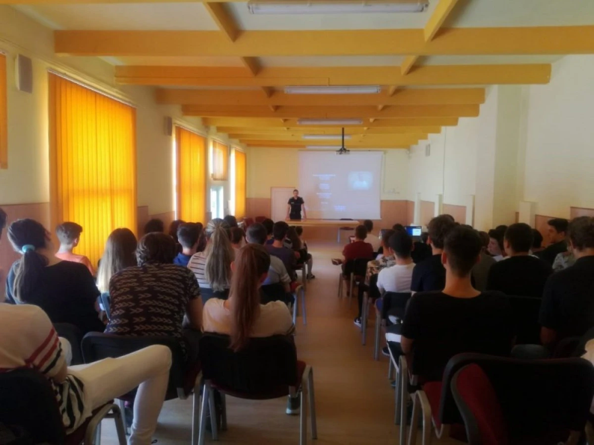 Activități de prevenire a criminalității informatice, în ultima săptămână de școală   