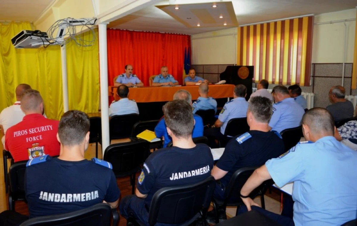 Activități pentru prevenirea violenței în sport, la sediul Jandarmeriei Arad
