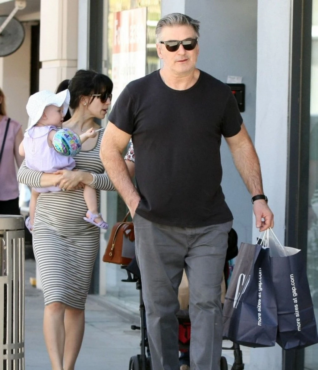 ACTORUL ALEC BALDWIN TATĂ PENTRU A PATRA OARĂ