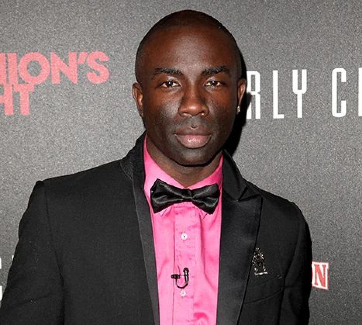 ACTORUL AMERICAN SAM SARPONG S-A SINUCIS, ARUNCANDU-SE DE PE UN POD