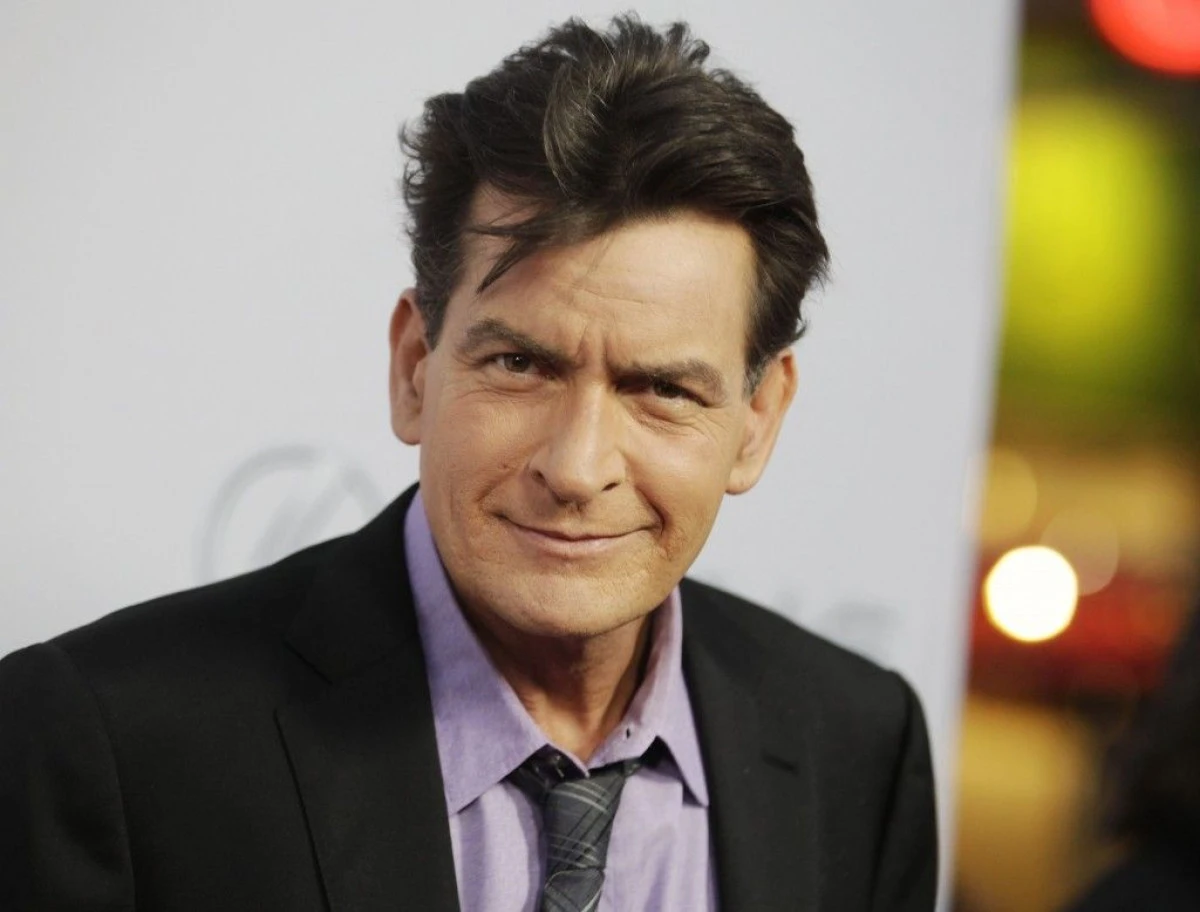 ACTORUL CHARLIE SHEEN VA FACE O DEZVALUIRE PERSONALA, INTR-UN INTERVIU ACORDAT NBC
