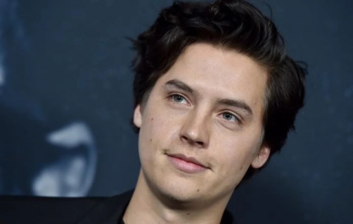 Actorul Cole Sprouse a fost arestat la un protest antirasism