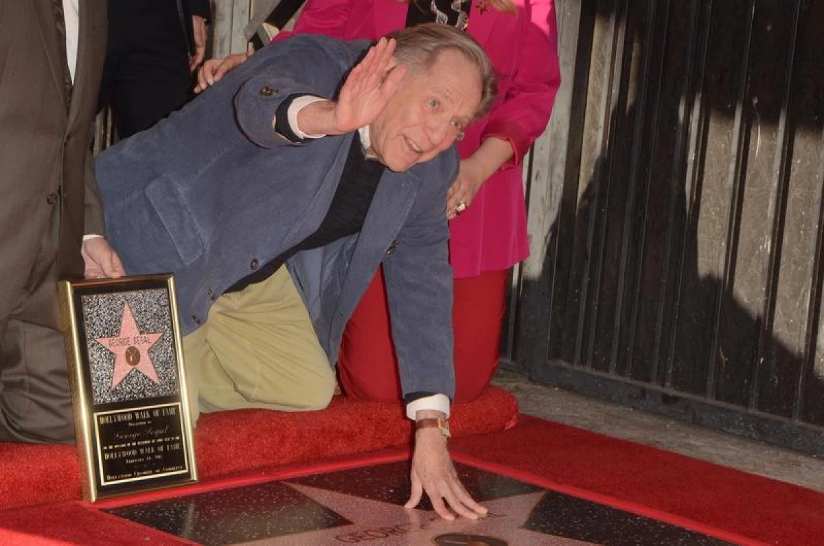 Actorul George Segal a murit la vârsta de 87 de ani