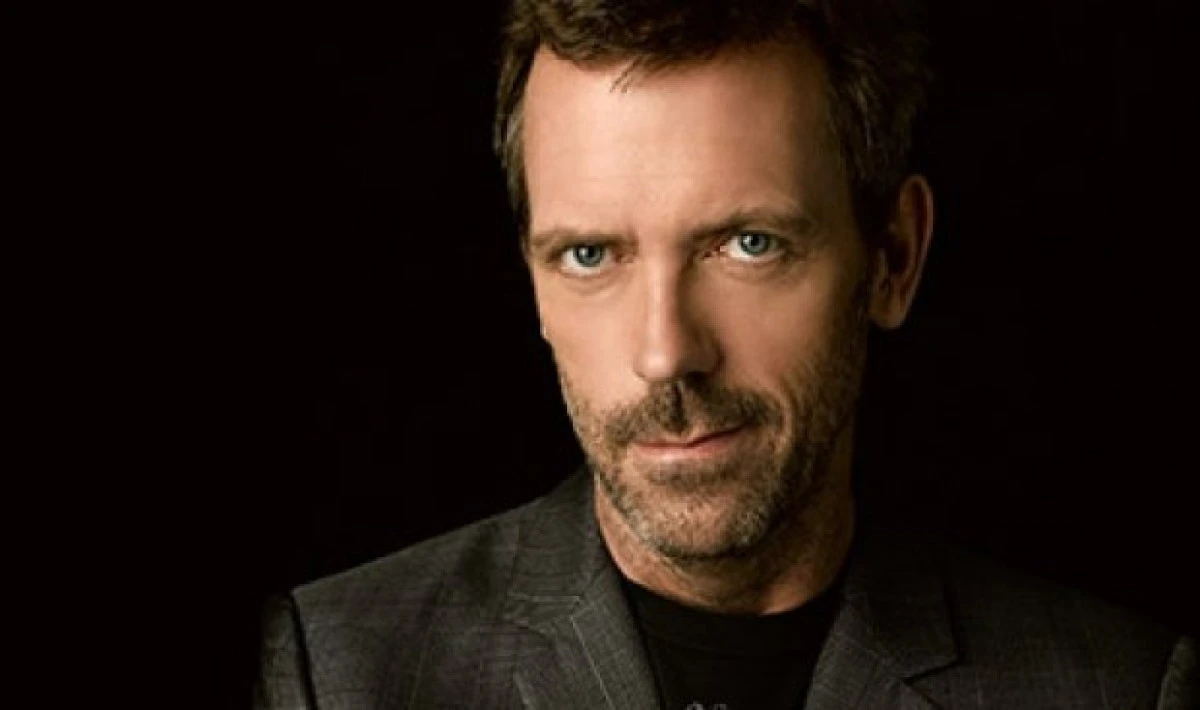Actorul Hugh Laurie a primit titlul de Comandor al Ordinului Imperiului Britanic