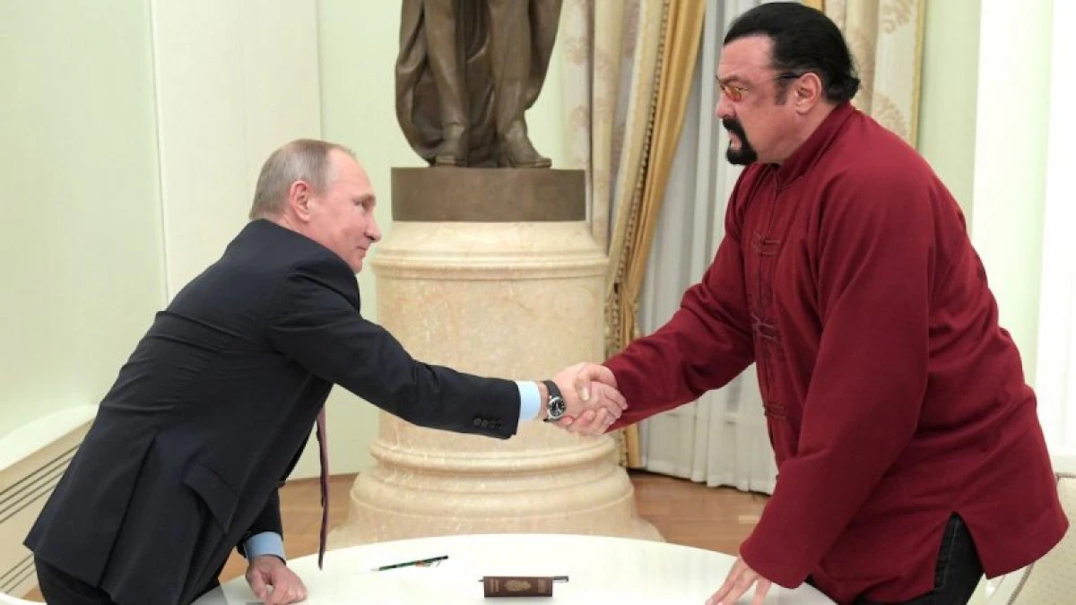 Actorul Steven Seagal îl laudă și îl spijină pe Vladimir Putin