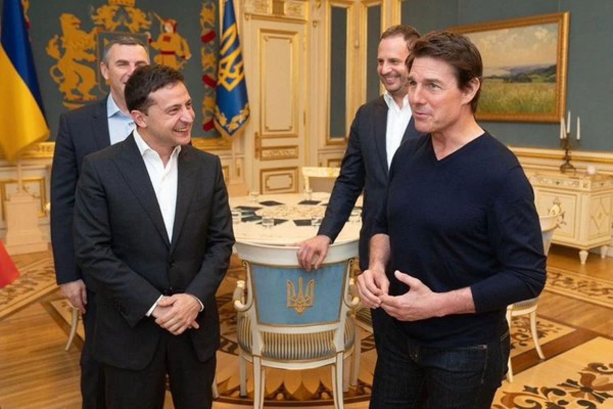 Actorul Tom Cruise, invitat la Kiev de președintele Vladimir Zelenski