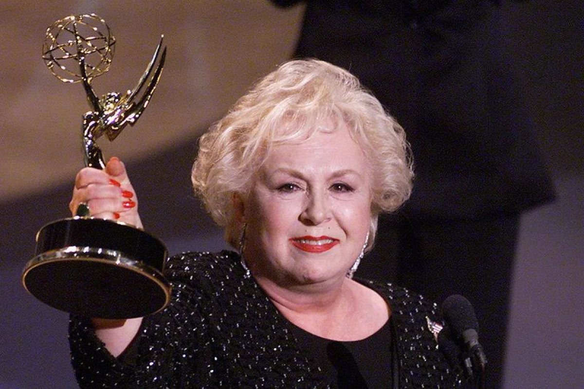 ACTRIȚA DORIS ROBERTS A ÎNCETAT DIN VIAȚĂ