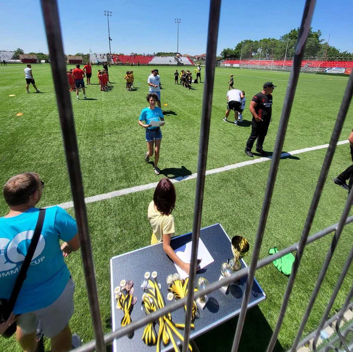 Acuzaţii de sifonare a banului public, la Cupa Atletico de vară pentru copii: “Nu au primit nici măcar un pahar cu apă!”