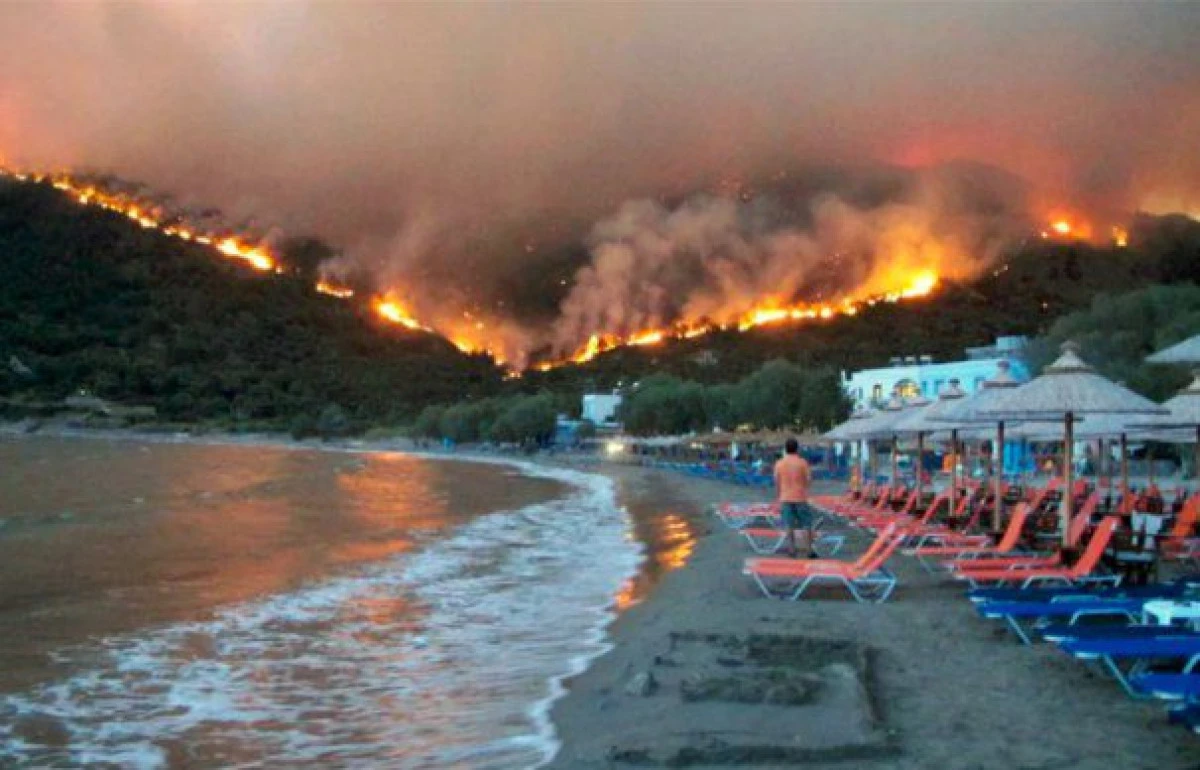 Adjunctul ministrului Apărării de la Atena susține că incendiile ar fi fost puse intenționat