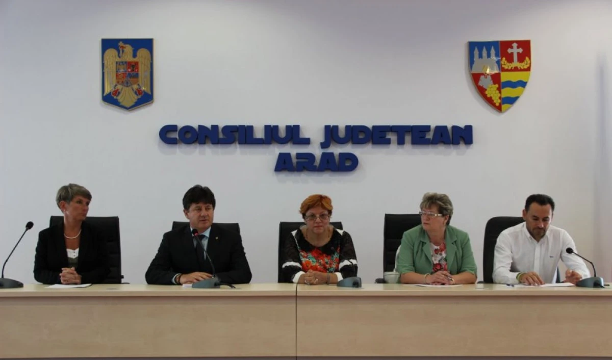ADMINISTRAŢIA LOCALĂ PROMOVEAZĂ UNIVERSITĂŢILE ARĂDENE