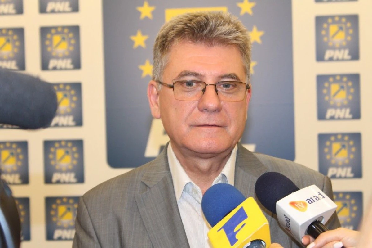 ADRIAN NITU: "PE FONDUL CRESTERII ECONOMICE, ROMANII AU TOT MAI PUTINI BANI IN BUZUNARE"