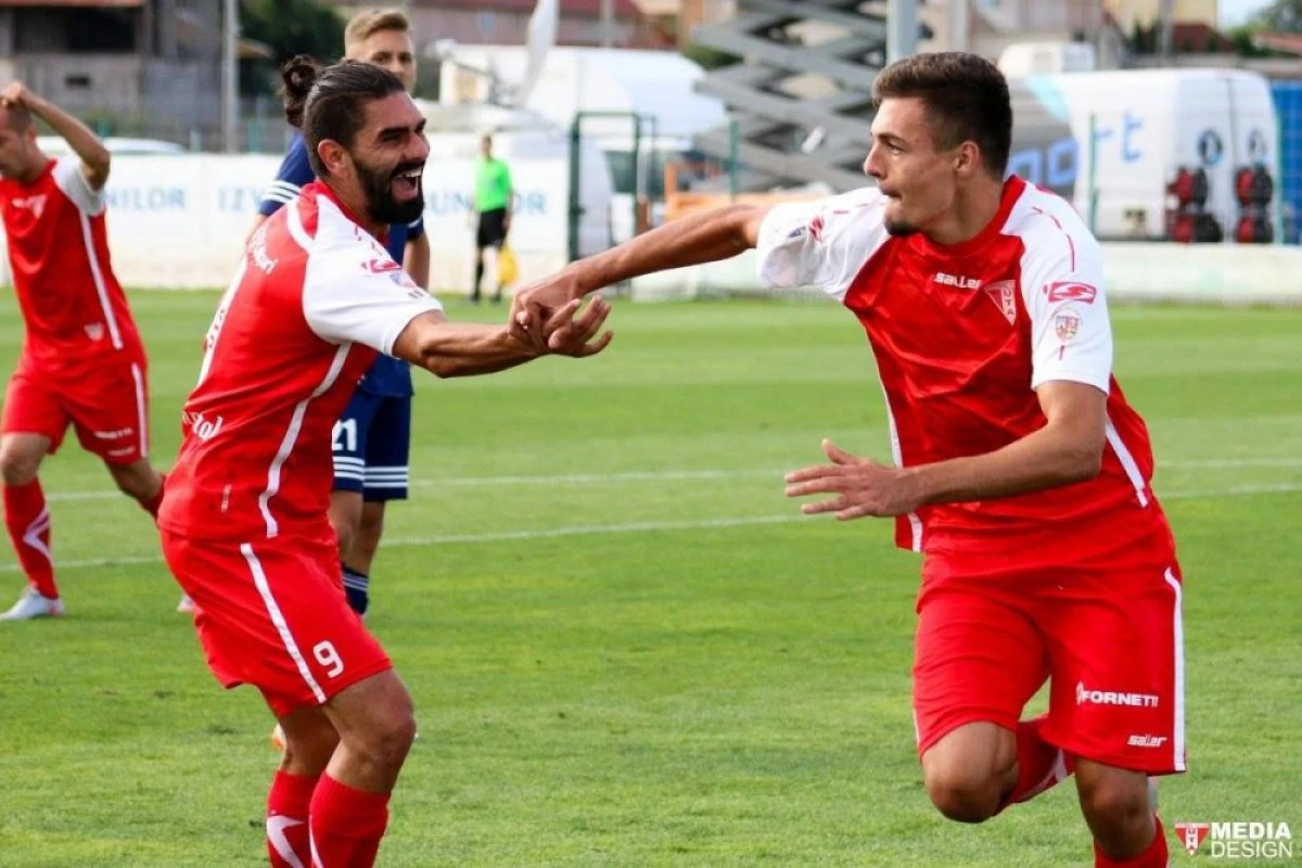 Adrian Petre a dat recital la Baloteşti: UTA câştigă cu 4-2!