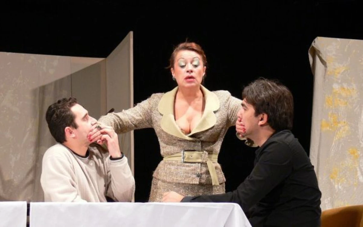 ADRIANA TRANDAFIR VINE LA TEATRUL DE VARĂ ETHOS