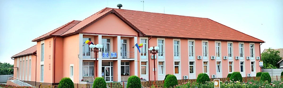 Afaceri urât mirositoare la Primăria Chișineu-Criș
