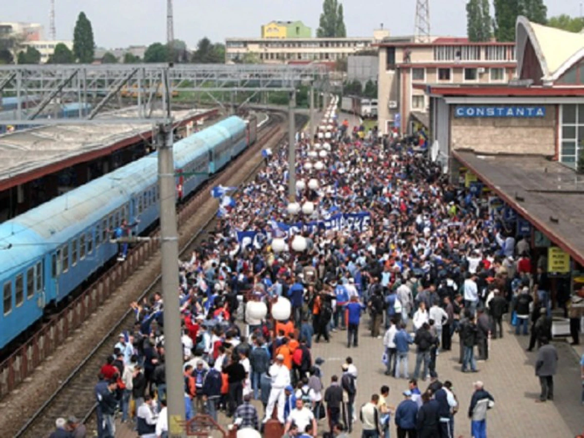 Aglomerație mare în trenurile care pleacă din Arad spre mare