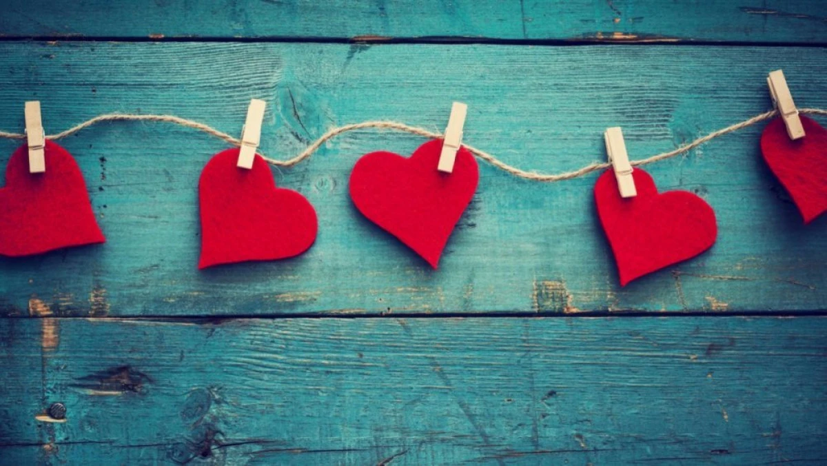 Ai garderoba pregătită pentru LUNA IUBIRII? Iată ce să EVIȚI când îți alegi ținuta pentru un DATE ROMANTIC!