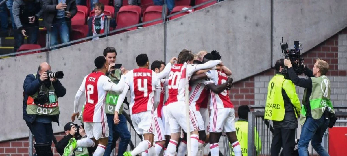 Ajax spulberă Lyonul şi e aproape de finala Europa League