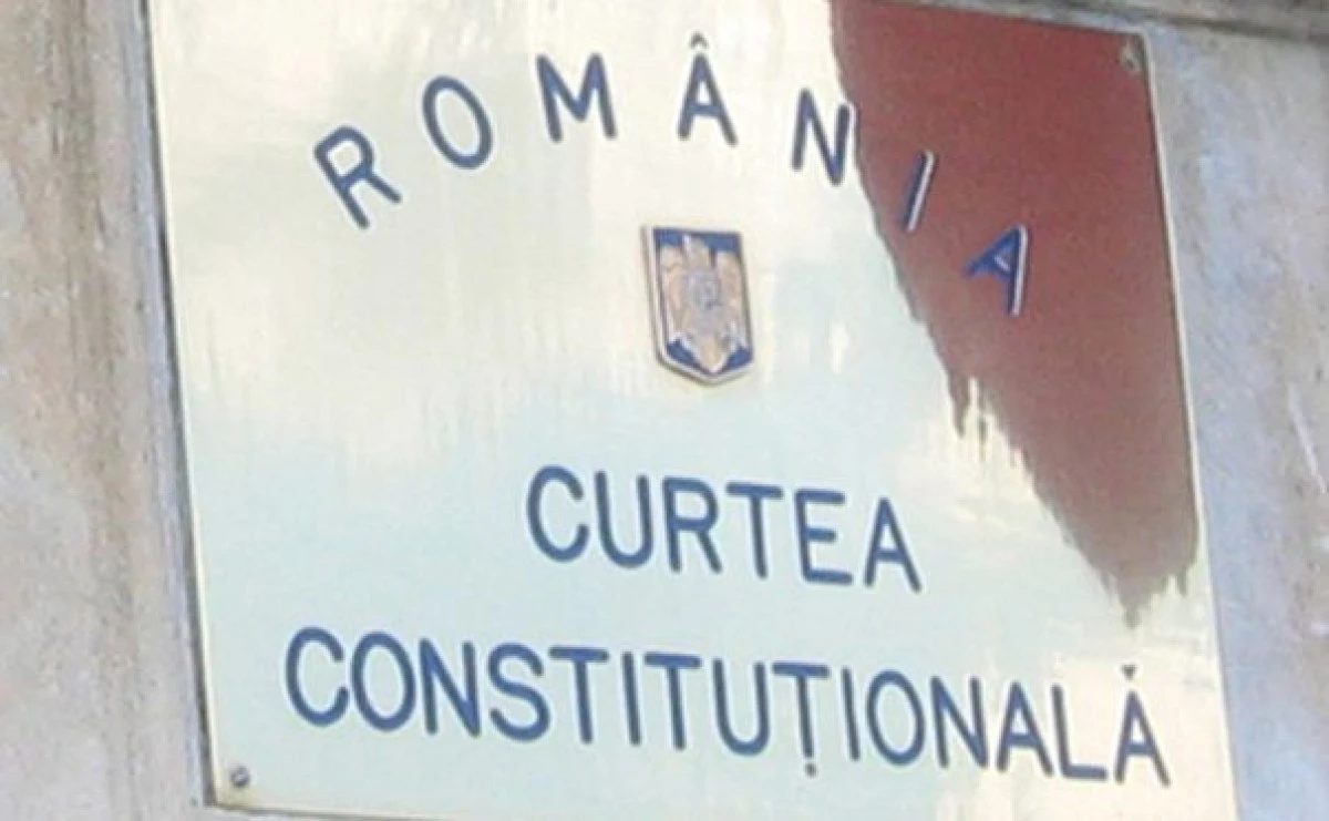 ALEGERILE ÎN DOUĂ TURURI, PE MASA CURŢII CONSTITUŢIONALE
