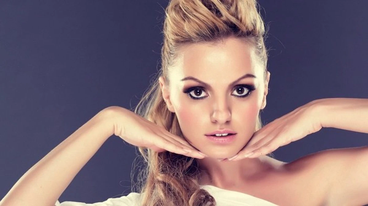 Alexandra Stan a dat Bora-Bora pe Valu lui Traian