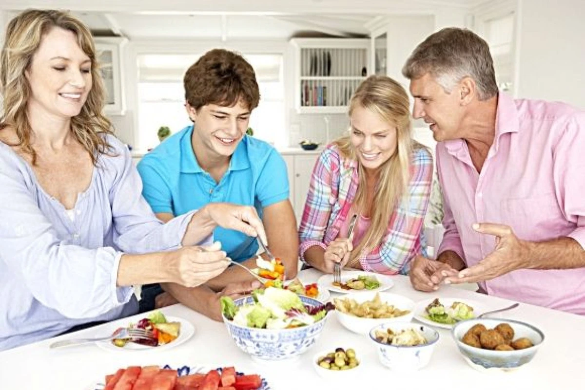 ALIMENTATIA, CEA MAI BUNA SURSA DE VITAMINE