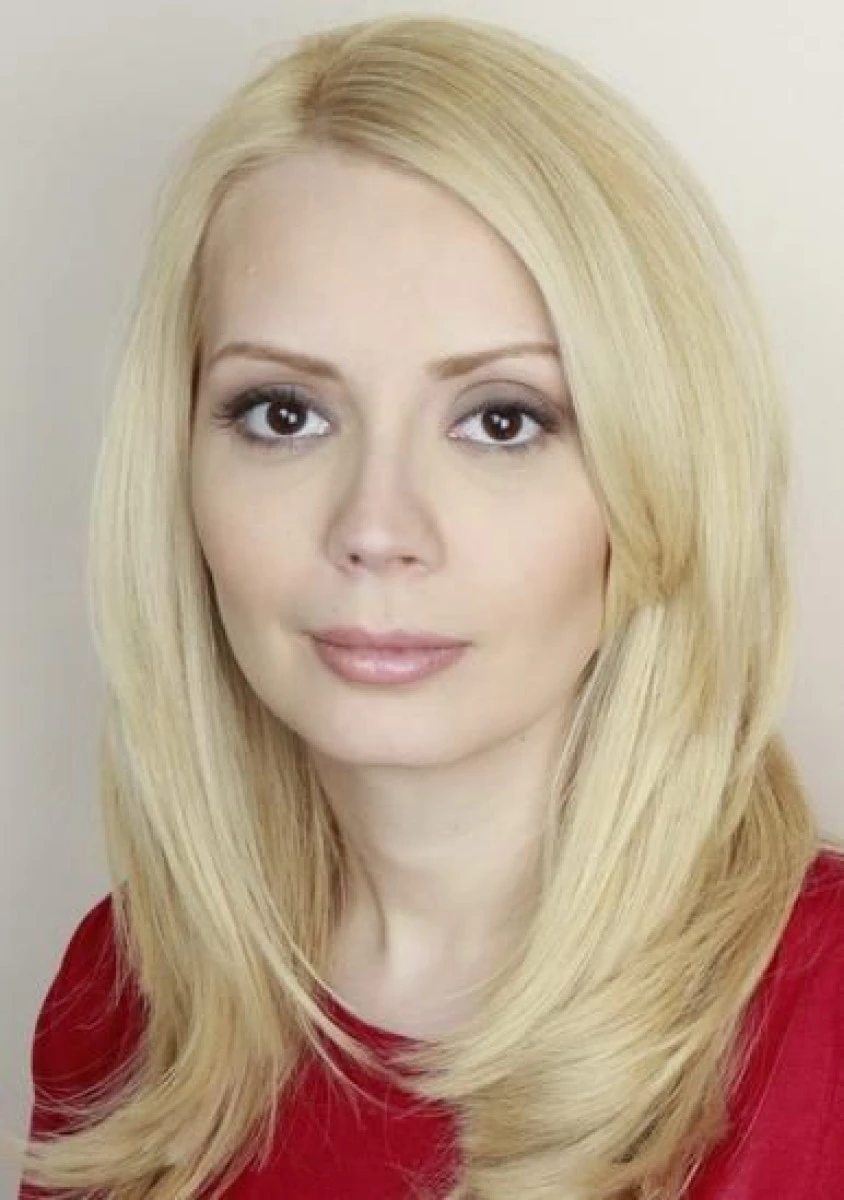AM AFLAT CE FACE DACIANA SARBU LA VIENA!