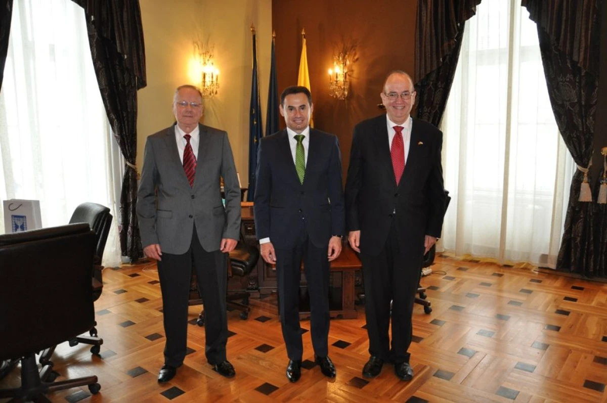 AMBASADORUL ISRAELULUI IN VIZITA LA PRIMARUL ARADULUI